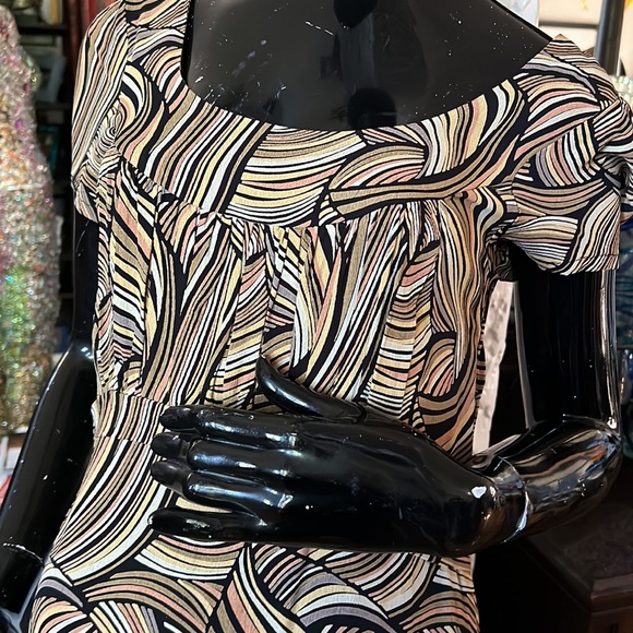 Abstract print dress with cap sleeve - Picture 2 of 7